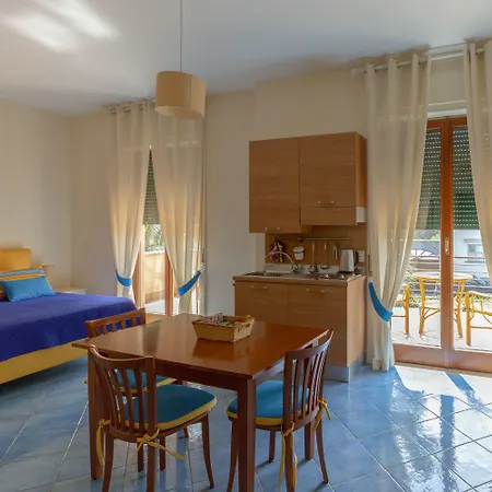 索伦托洛萨别墅酒店