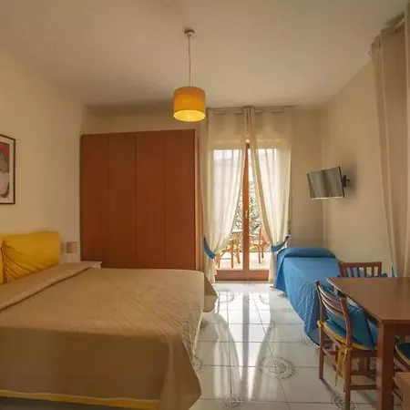 Rosa Apartahotel