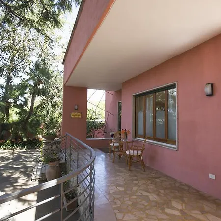Rosa Apartahotel 2*