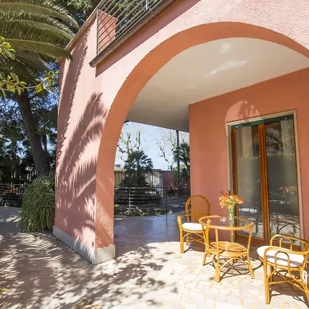 Rosa Apartahotel Península Sorrentina