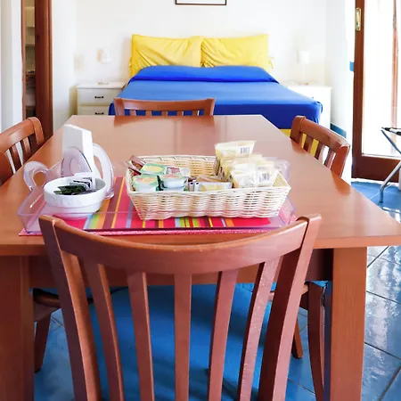 アパートホテル Rosa