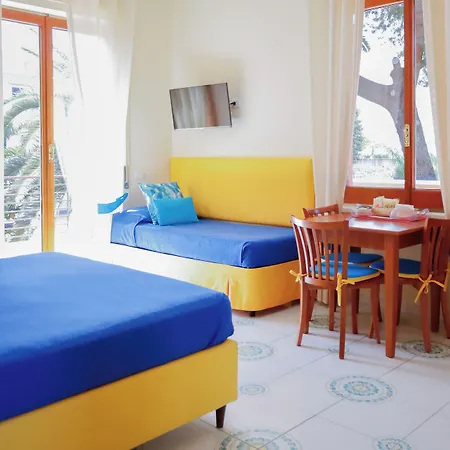 Rosa Aparthotel 3*