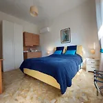 Rosa Ξενοδοχείο με διαμερίσματα 3*